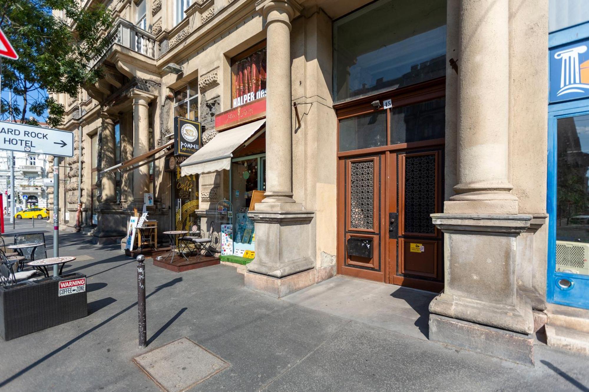 Luxury Royal Residence In The Heart Of Budapest Exterior foto